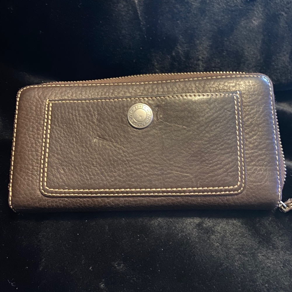 💯 Authentic Coach wallet